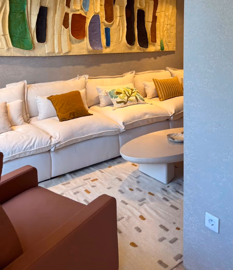 Intimo Flatwoven Rug shown in an editorial setting