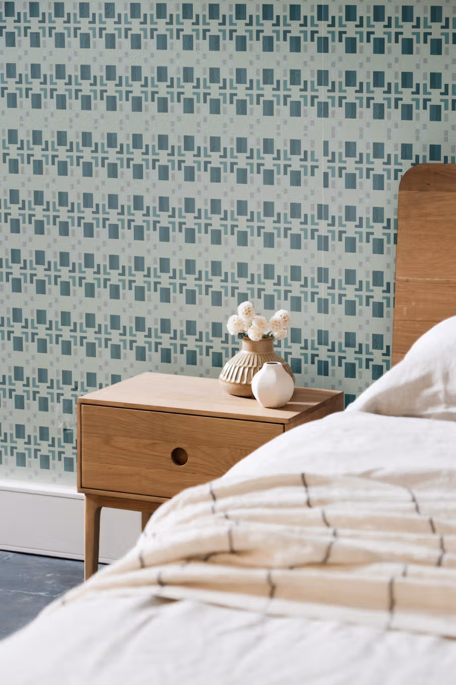 Marches Wallpaper shown in an editorial setting